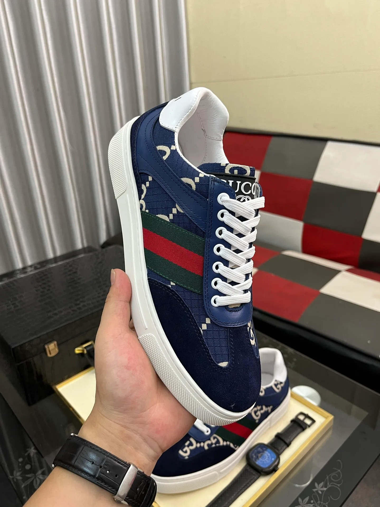 Men's Men's Shoes 💰440 ⌚️⌚️[GUCCI] Gucci men's casual shoes are absolutely popular 🔥The ultimate matching item for trendy men! The charm of super texture is irresistible, the main recommendation, the flower leather color is bright! The upper is made of high-quality brand printed fabric with cowhide, breathable leather lining and wear-resistant rubber sole, noble and elegant! Extremely comfortable🎁🎁You can be as handsome as you want💪 Available in sizes 38-44 and 5️⃣colors